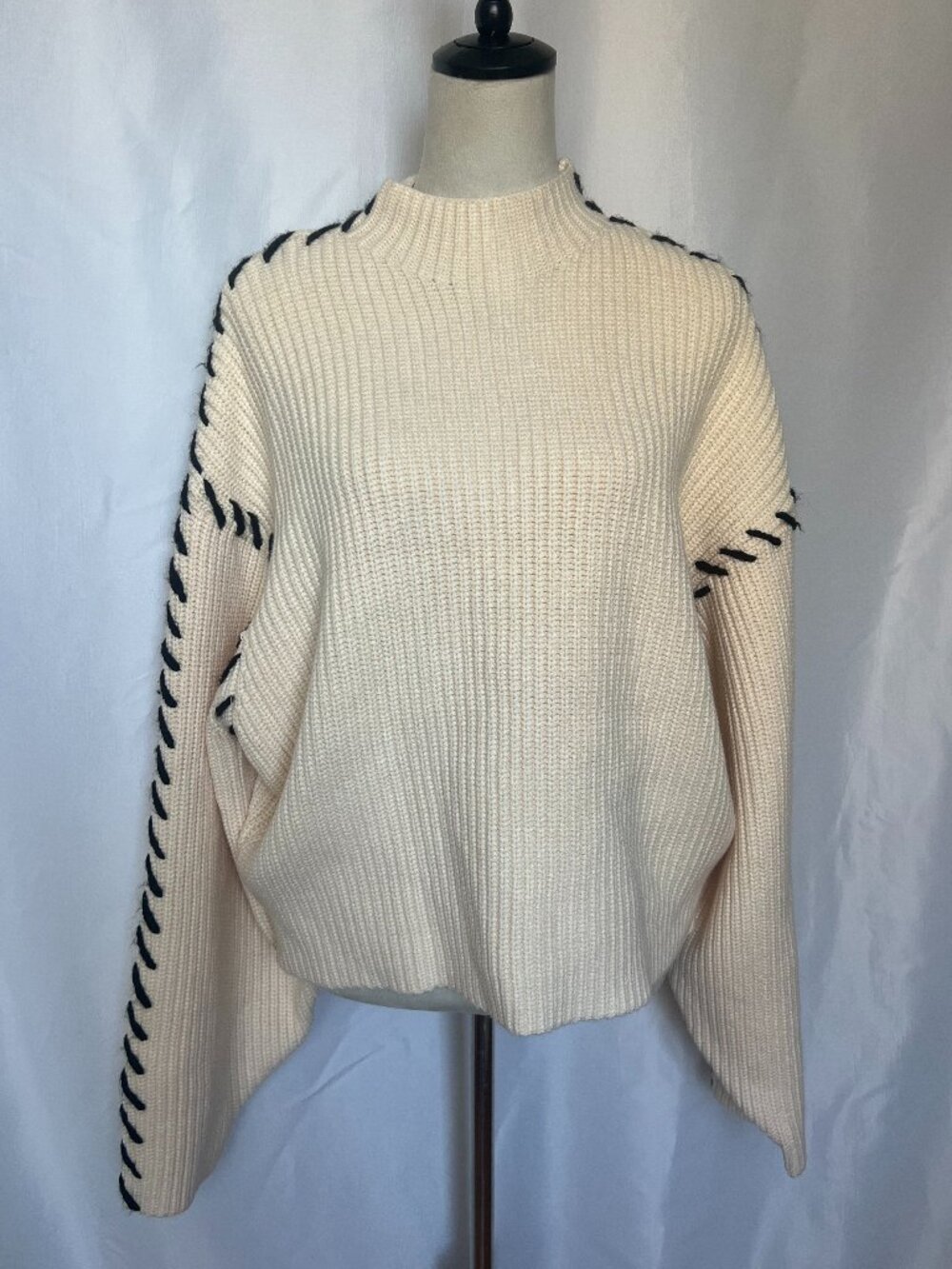 BlankNYC Oversized Whipstitch Mock Neck Sweater NWT Cream Black L